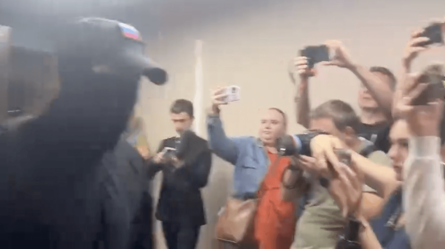 Силовики задержали пять сотрудников Baza, включая главного редактора