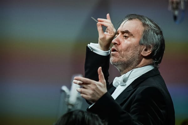 RT и «АиФ» пишут, что итальянцы возмущены отменой концерта Валерия Гергиева. Единственный найденный ими итальянец — пропагандист из Луганска