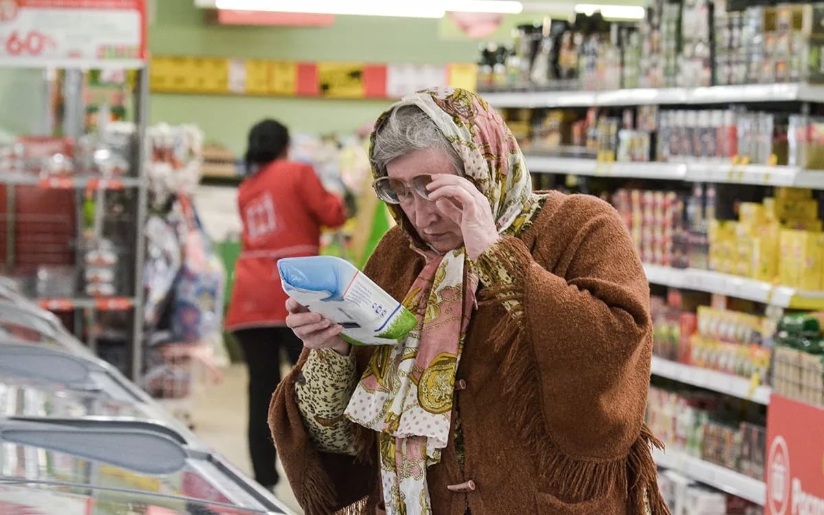 Минсельхоз РФ собирается регулировать цены на основные продукты и собирает отзывы по этой инициативе от производителей — «Коммерсантъ»