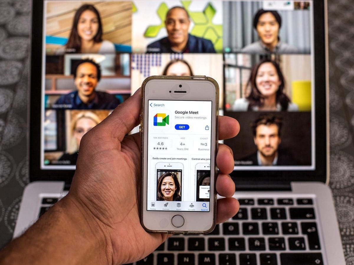 Жители РФ жалуются на сбой в работе Google Meet — приложения для видеозвонков. Ранее были заблокированы звонки через WhatsApp и Telegram