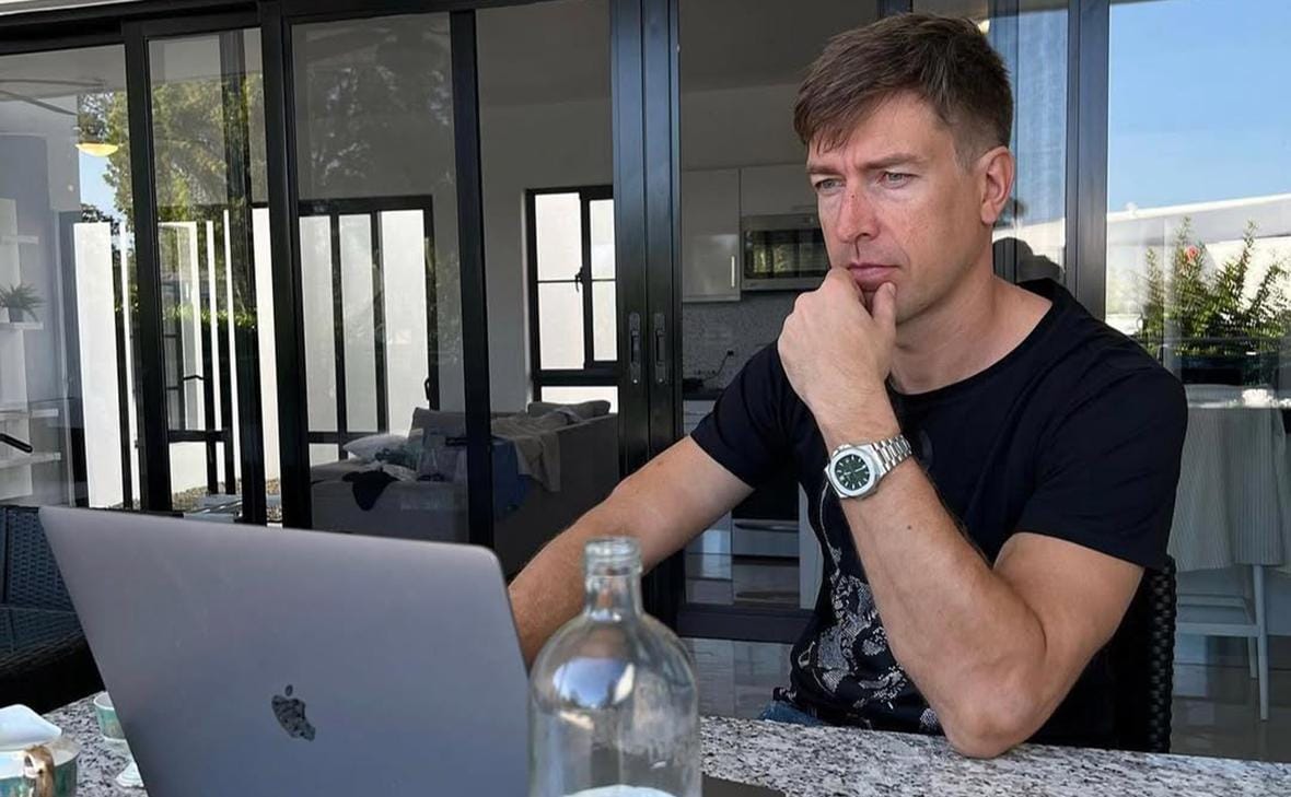 Жительница Варшавы подала заявление в прокуратуру на «секс-коуча» Алекса Лесли после приставаний его «учеников»