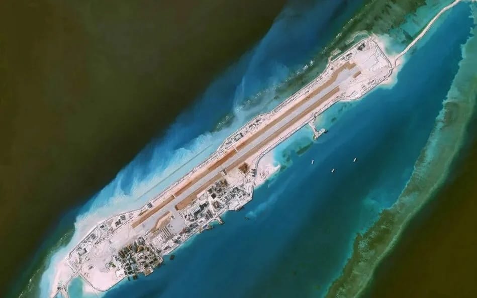 Вьетнам активно возводит военные форпосты на островах в Южно-Китайском море, на которые претендует КНР — The Telegraph