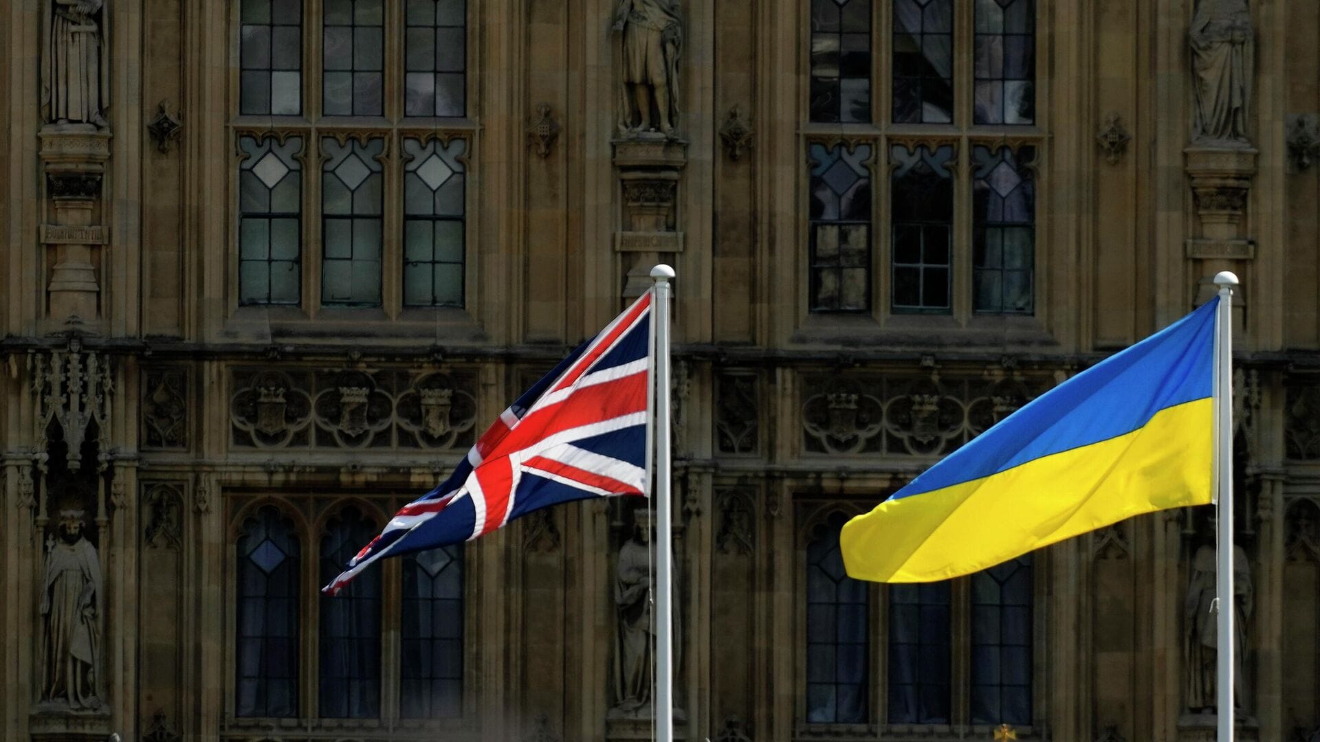 Великобритания поставила Украине боеприпасы на сумму более £1 млрд за счет доходов от замороженных российских активов