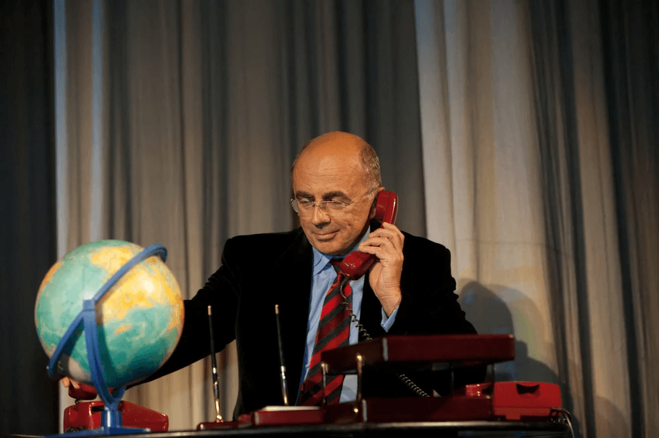 Генпрокуратура обвинила в незаконном обогащении ректора СПбГУП — «Ъ»