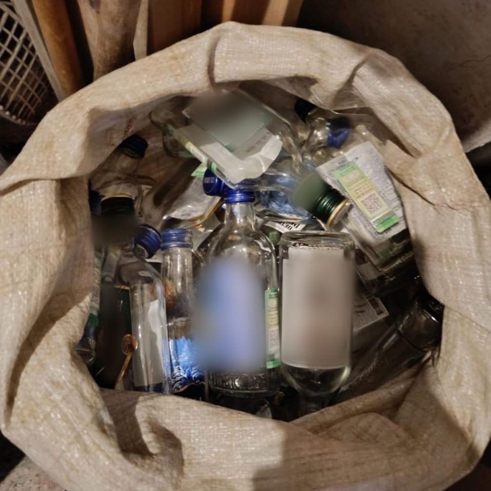 В Ленинградской области от отравления суррогатным алкоголем погибли 19 человек. Один из торговцев случайно отравил свою жену — Shot