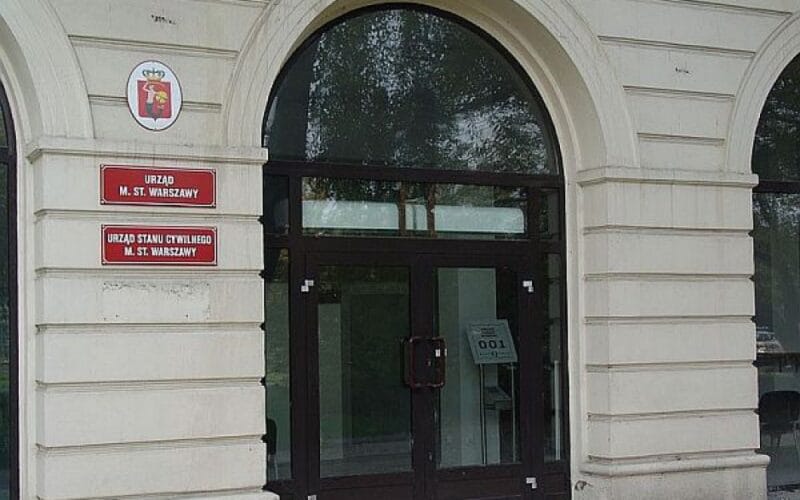 Прокуратура Польши обвинила бывшего работника ужонда в содействии российским спецслужбам в создании поддельных личностей для шпионов