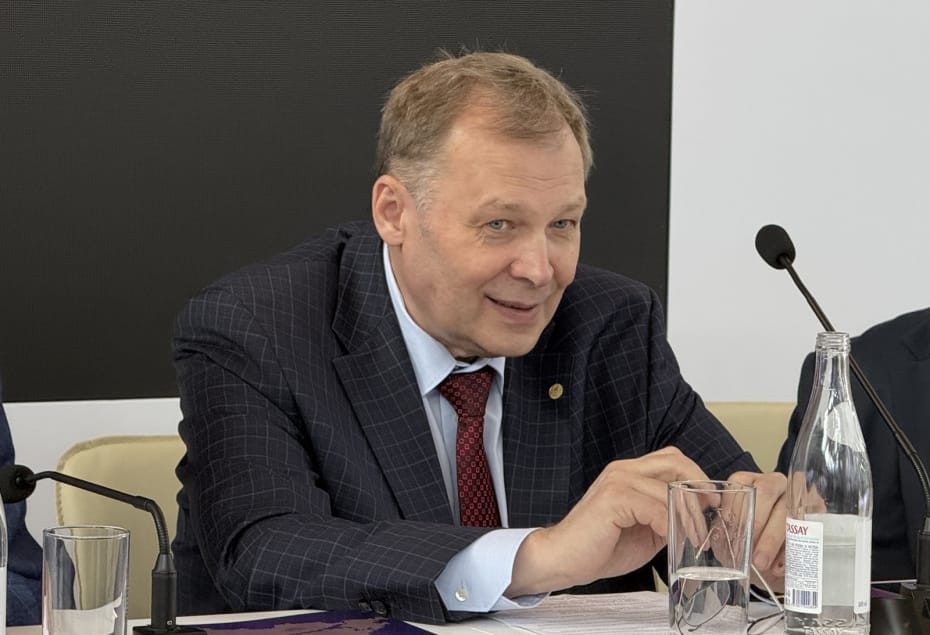 Замдиректора российского разработчика ядерного оружия владеет долей завода в Чехии. Его фирма в России поставляет оборудование для ракет