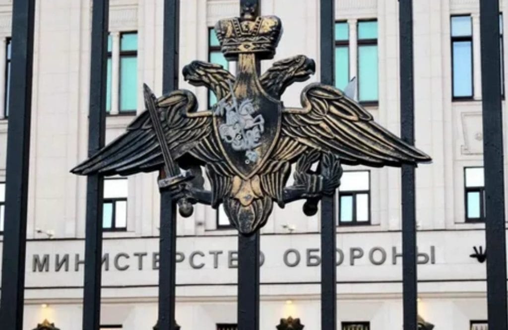 Суд приговорил начальника военного представительства Минобороны Ивана Популовского к 10 годам колонии за взятки