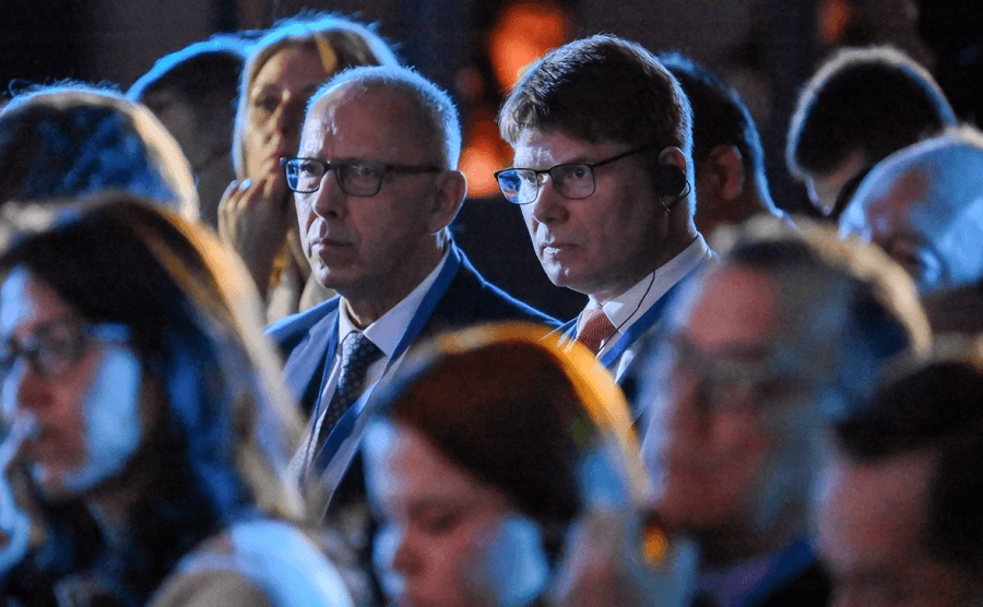 Депутаты от АдГ приехали в Россию на симпозиум «БРИКС — Европа». Одному из планируемых участников поездки запретило ехать руководство партии