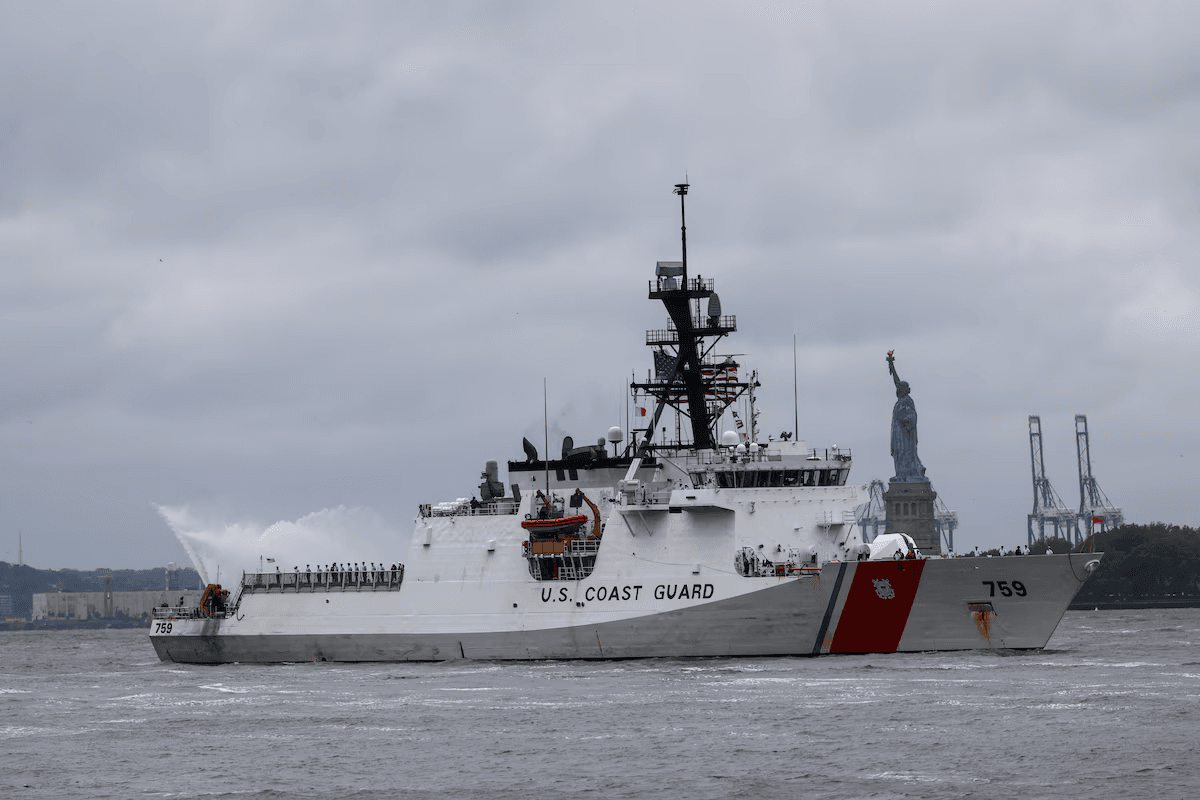 Береговая охрана США перестанет рассматривать свастику как «символ, разжигающий ненависть»