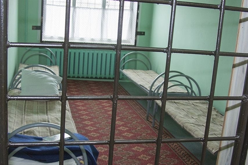 В Астрахани 13-летнего подростка обвинили в подготовке терактов и поместили в центр содержания для несовершеннолетних правонарушителей