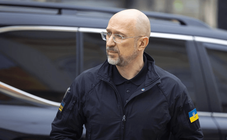 Денис Шмыгаль ушел в отставку с должности министра обороны Украины 