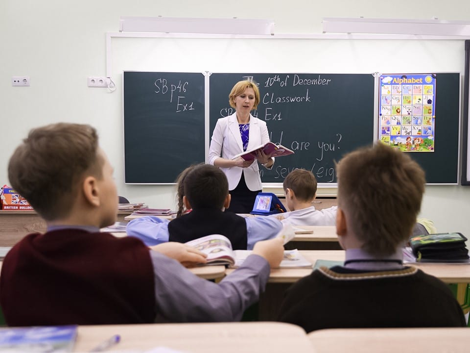 Минпросвещения планирует сократить количество часов на изучение иностранного языка в 5–7-х классах 