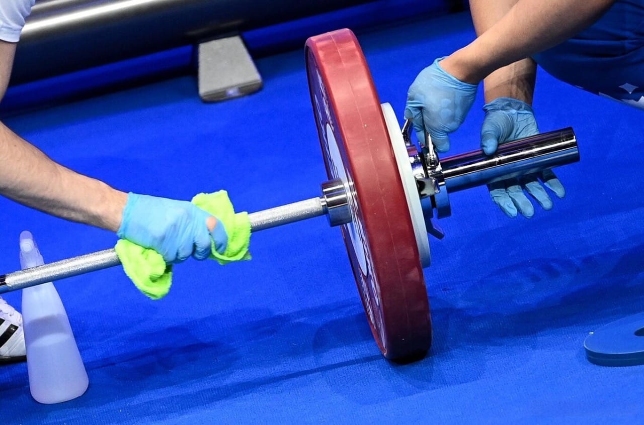 Российских борцов и тяжелоатлетов в молодежных категориях допустили до турниров с флагом и гимном