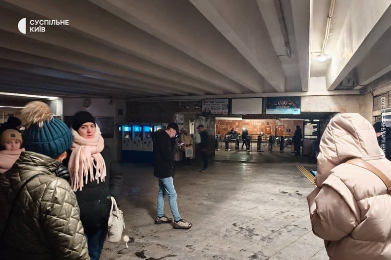 В Украине и Молдове — масштабные отключения электричества. В Киеве не работает метро, большая часть Кишинева обесточена 