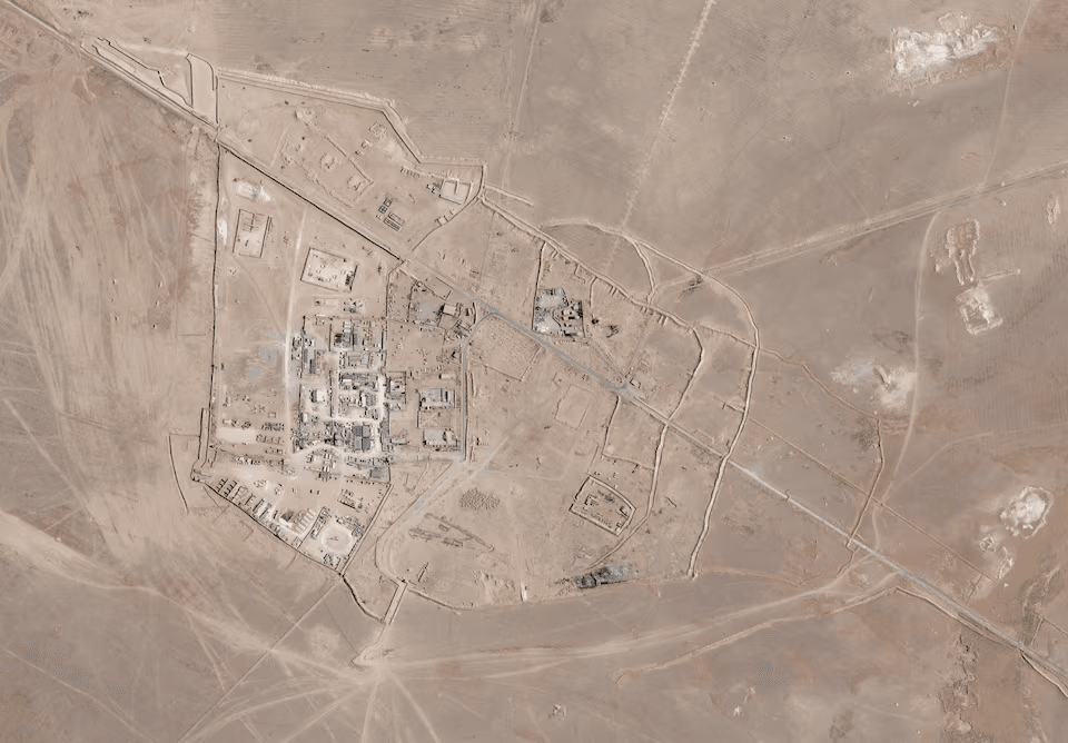 США вывели войска с базы Аль-Танф в Сирии и передали ее местным властям