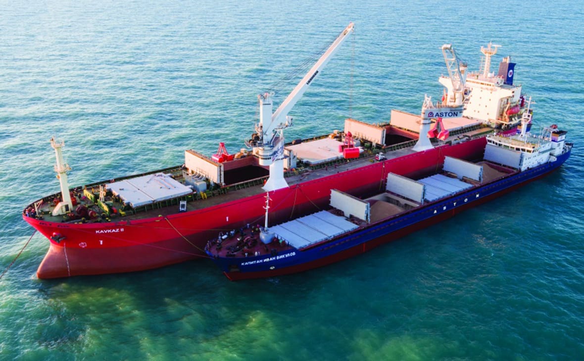 Russia ramps up ship-to-ship oil transfers amid sanctions and freezing weather, experts point to weaker oversight and higher spill risks