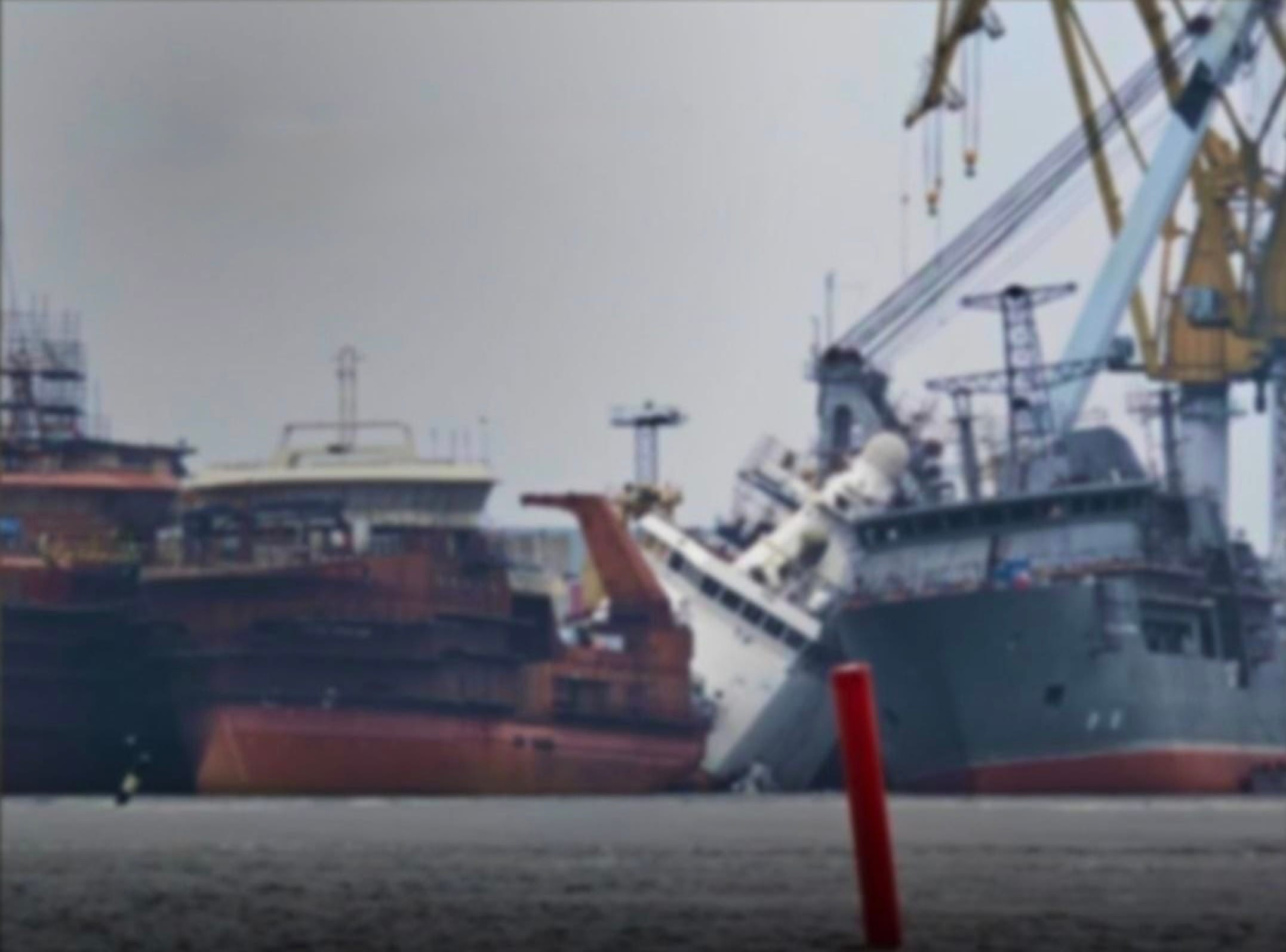 Украина заявила об ударе по кораблю ФСБ на верфи в Выборге