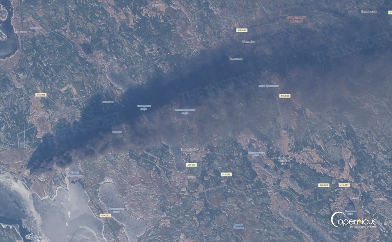 Greenpeace: После удара по порту Приморск сгорели до шести резервуаров, дымовой шлейф превысил 200 км