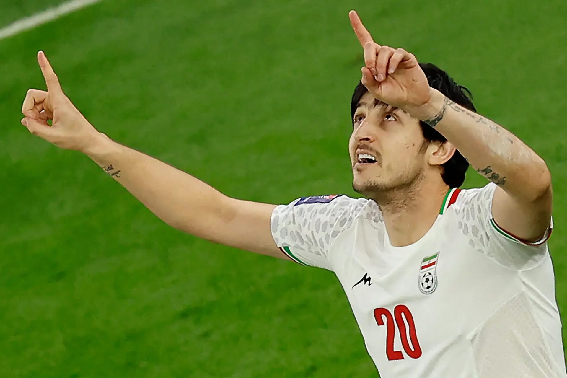 Власти Ирана конфисковали имущество экс-игрока «Зенита» Сердара Азмуна. Его обвинили в предательстве из-за фото с шейхом Дубая