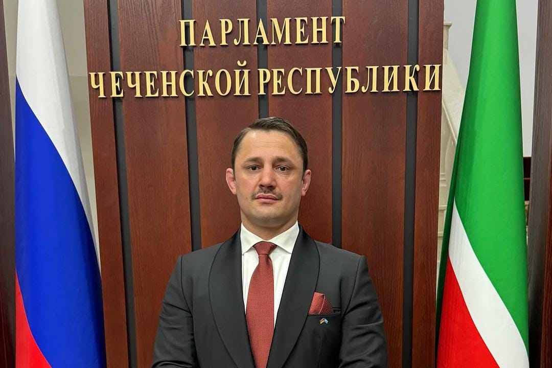 Член немецкой ультраправой партии AfD посетил парламент Чечни и встретился с высокопоставленными чиновниками