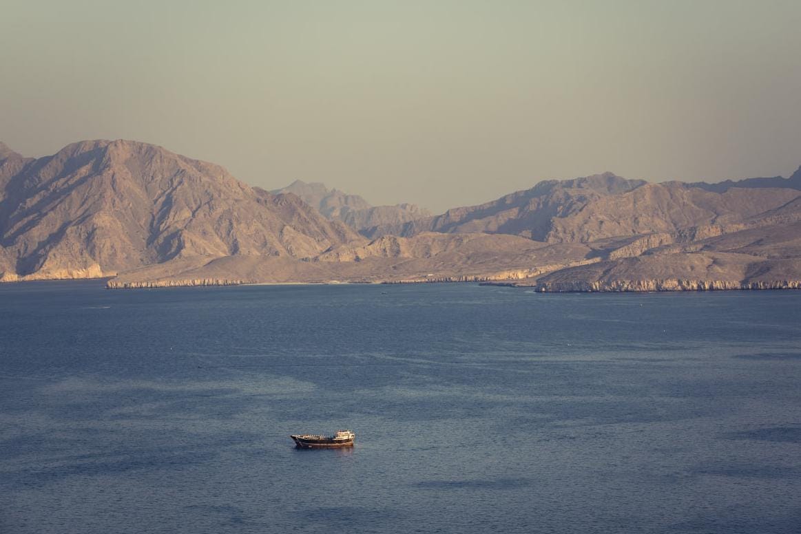 По меньшей мере два танкера под иранским флагом прорвали американскую блокаду Ормузского пролива на этой неделе — Bloomberg