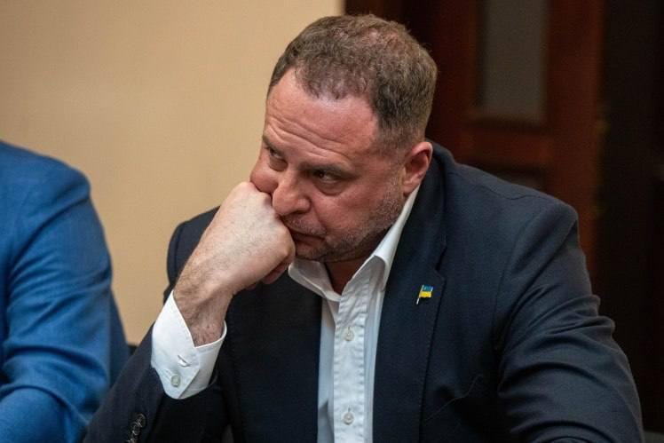 Суд в Киеве арестовал экс-главу Офиса президента Украины Андрея Ермака по делу об отмывании денег