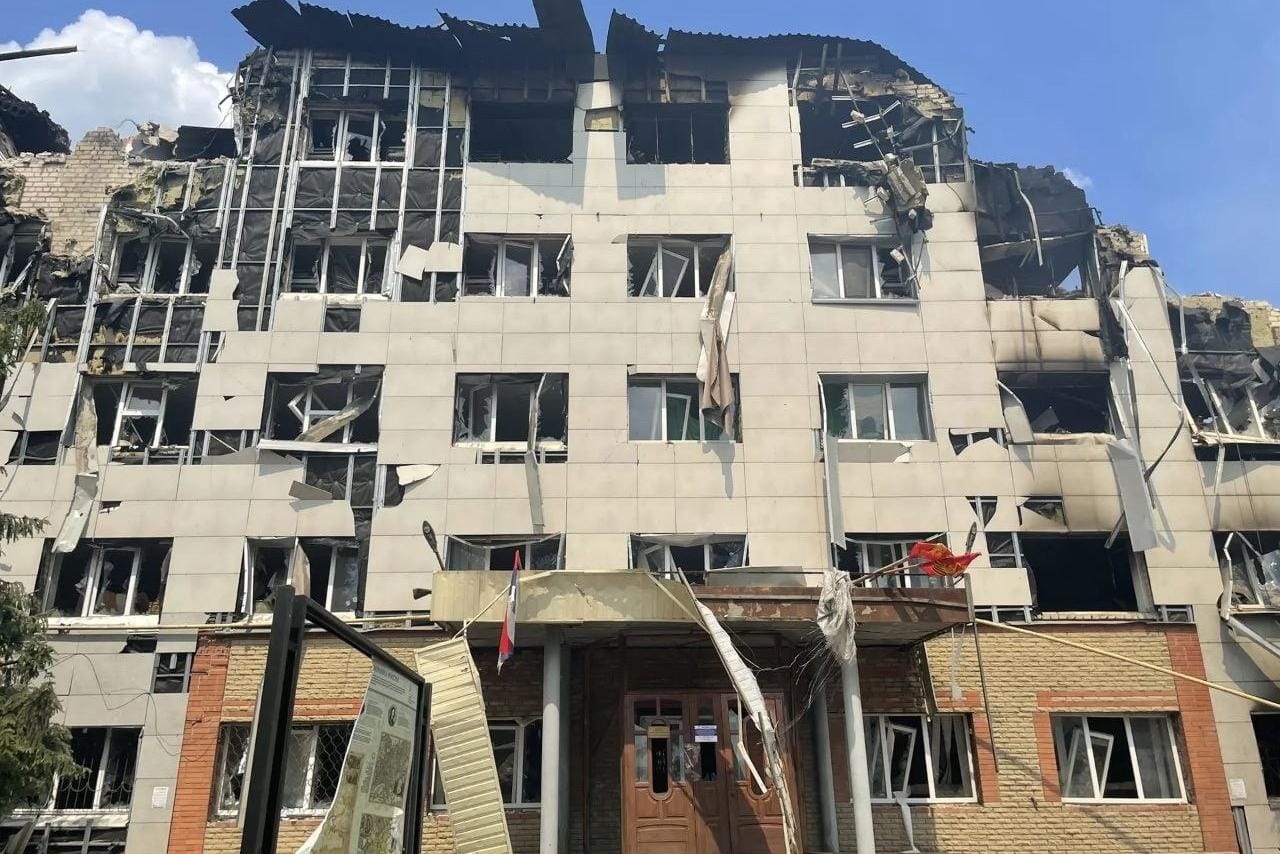 «Террористический удар по студенческому общежитию». Что произошло в Старобельске: версии и фейки
