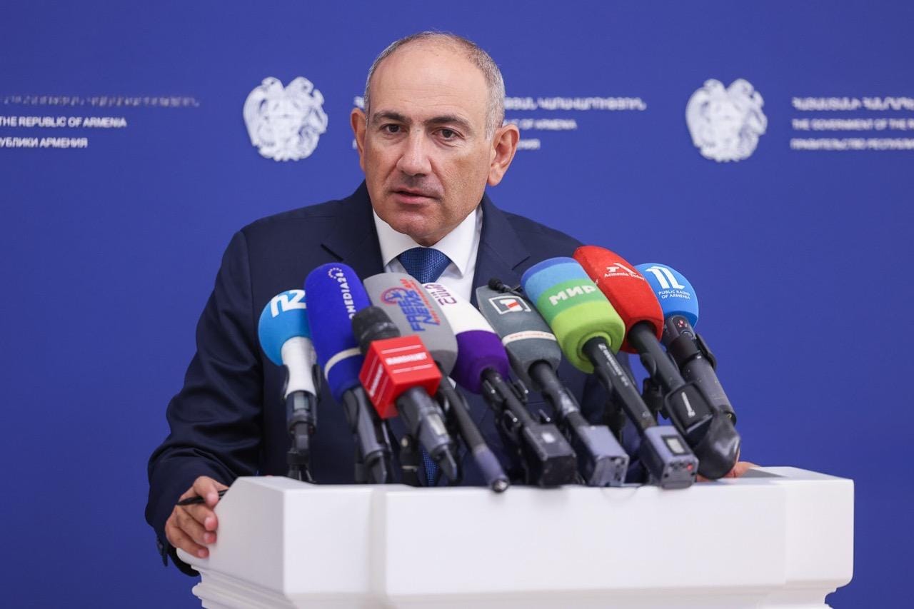 Пашинян: ЕАЭС находится в кризисе, референдума по вступлению Армении в ЕС в обозримом будущем не будет. Провести его требуют ЕАЭС и Путин