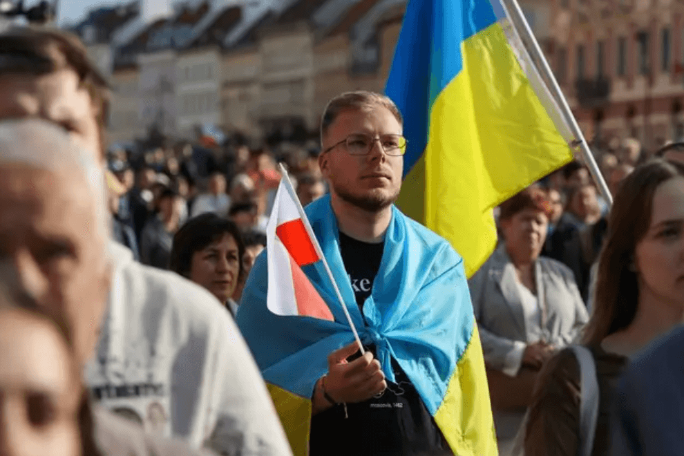 Фейк РИА «Новости»: большинство украинцев, живущих в Польше, не собираются возвращаться домой