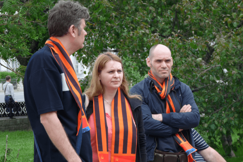 Актер, бездомный и полицейский - как устроены российские "титушки"