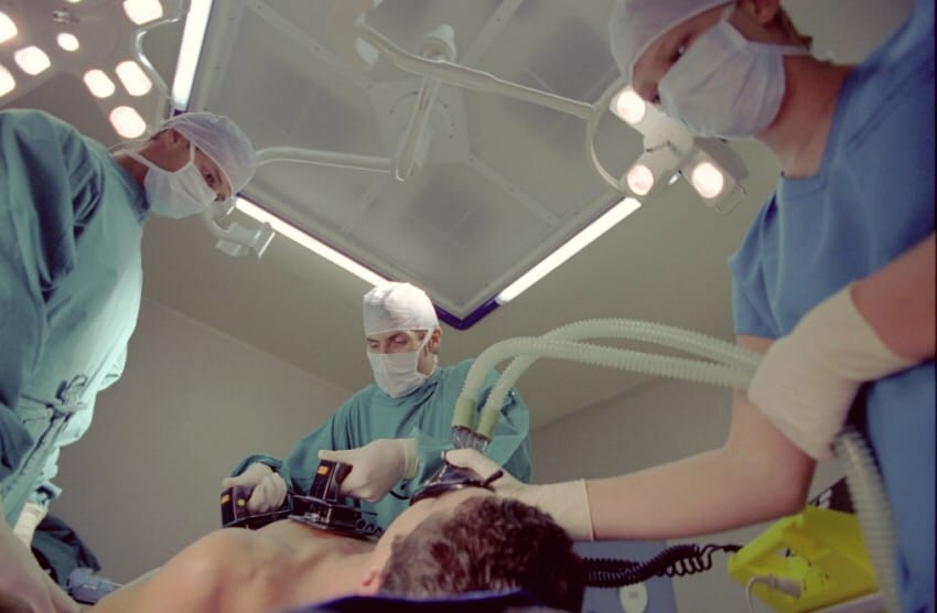 Эксперты о запрете импортных дефибрилляторов и томографов: в РФ достойных аналогов не производят