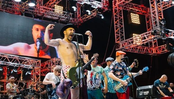 Рогозин предложил отправить Шнурова на следующее "Евровидение"