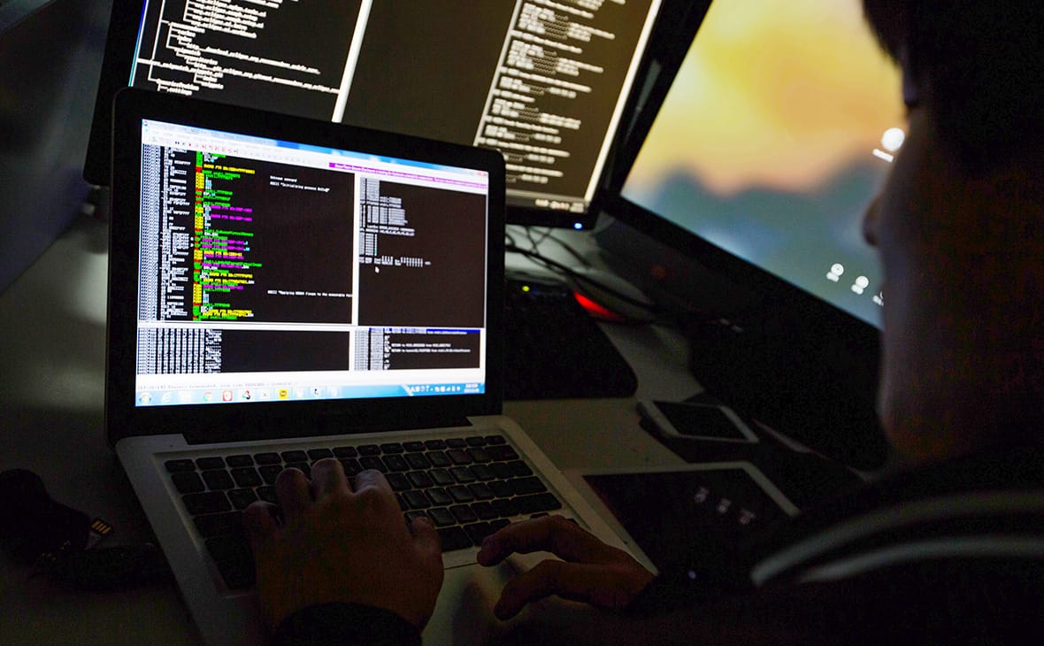 Британский политик и Bellingcat получили вредоносные письма. Их автор представился "разоблачителем из администрации Путина"