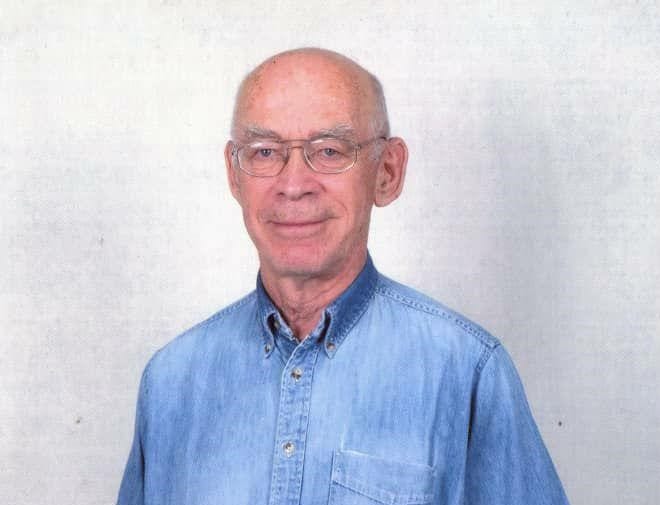 Ученик Ландау 83-летний физик Леонид Фальковский стал жертвой мошенников. Теперь у него 2 газовые плиты, 2 холодильника и 3 телевизора