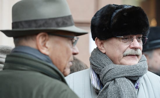 Правительство отказало Михалкову и Кончаловскому в миллиарде