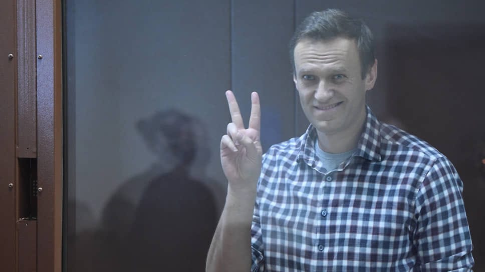 «Путин украл Знамя Победы и пытается сделать из него стринги». Навальный выступил с последним словом на апелляции по делу о клевете