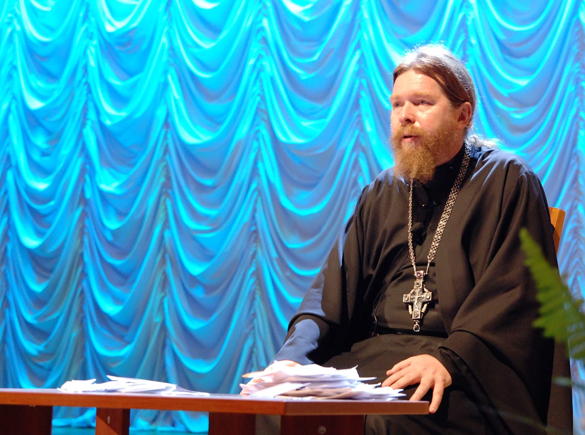 Духовник Путина - связной сепаратистов и Кремля