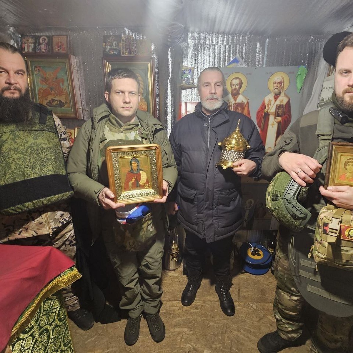 Российский телеведущий Борис Корчевников привез мощи святых воинов в оккупированную Россией Херсонскую область Украины