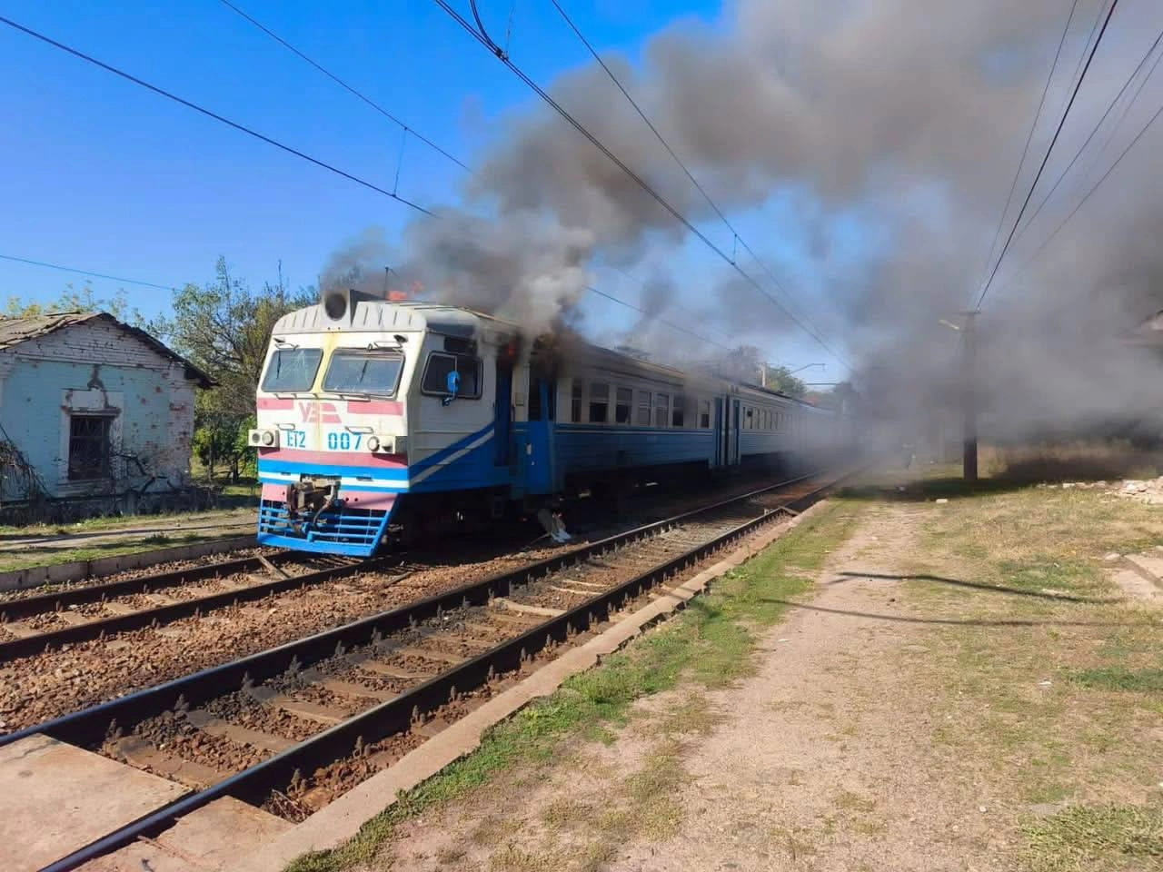Последствия российского удара по электропоезду в Харьковской области 18 сентября 2026 года