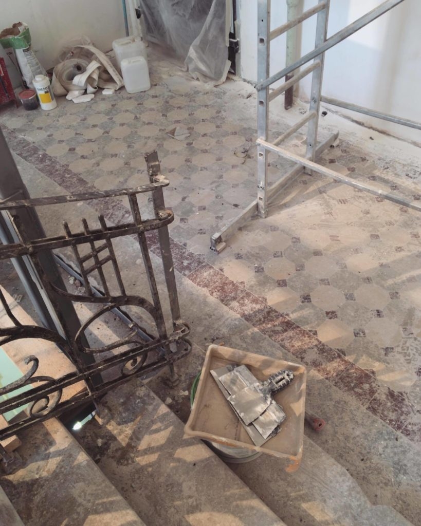 Ведущиеся работы в интерьере здания