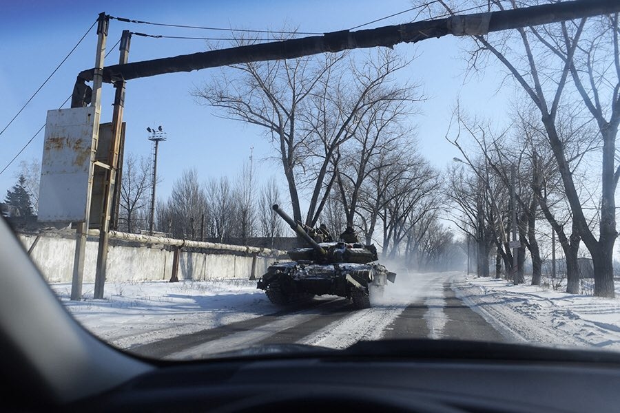 Танк в Авдеевке. Фото: Иван Боберський для РБК