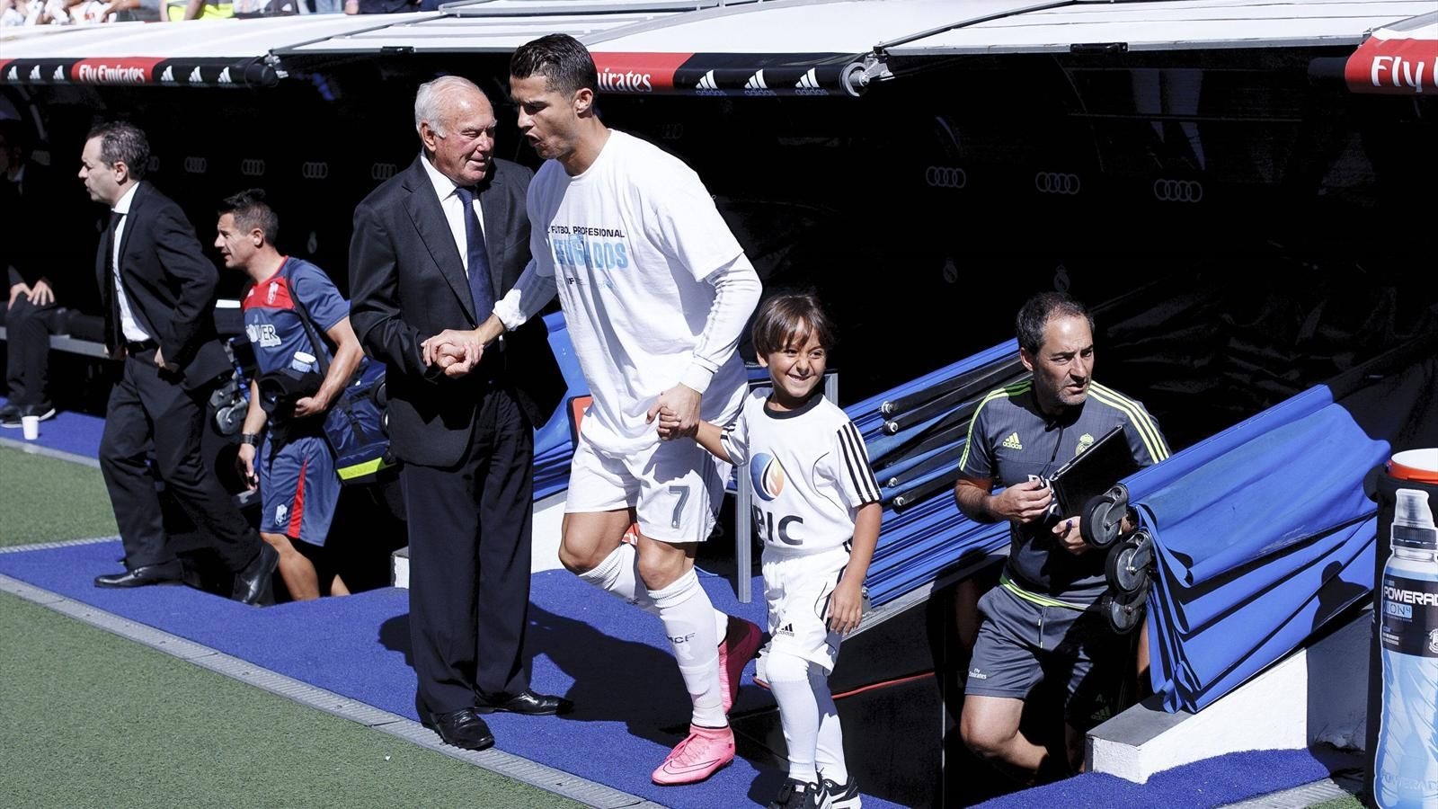 1694288-35884247-1600-900