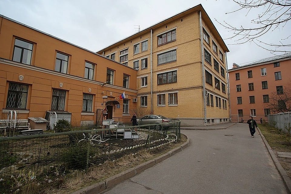 Суд прекратил дело против директора петербургского детдома Фëдоровой. Она 11 лет игнорировала рассказы детей о насилии