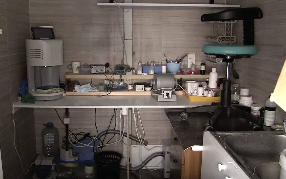 В Москве обнаружили подпольный абортарий, где умерла женщина. Живущий в соседнем доме глава района заявил, что был не в курсе