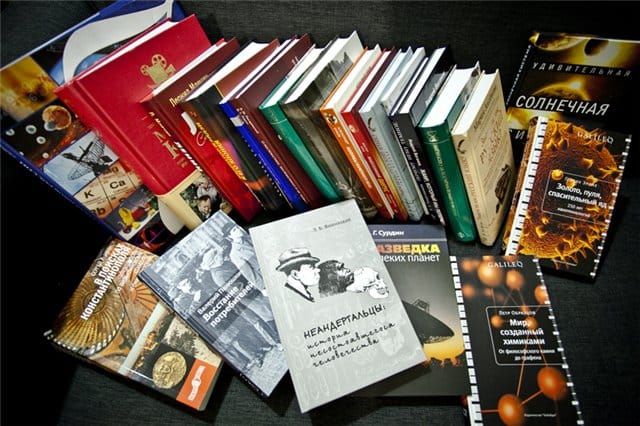 Премию «Просветитель» получили книги о происхождении разума и истории Оттепели