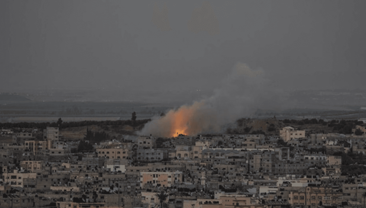 Израиль сообщил о бомбардировке тоннелей ХАМАС в секторе Газа. Это крупнейший удар израильской армии с начала обострения конфликта