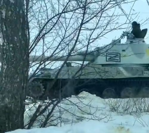 CIT: российская бронетехника у границы с Украиной выходит на исходные позиции для возможной атаки