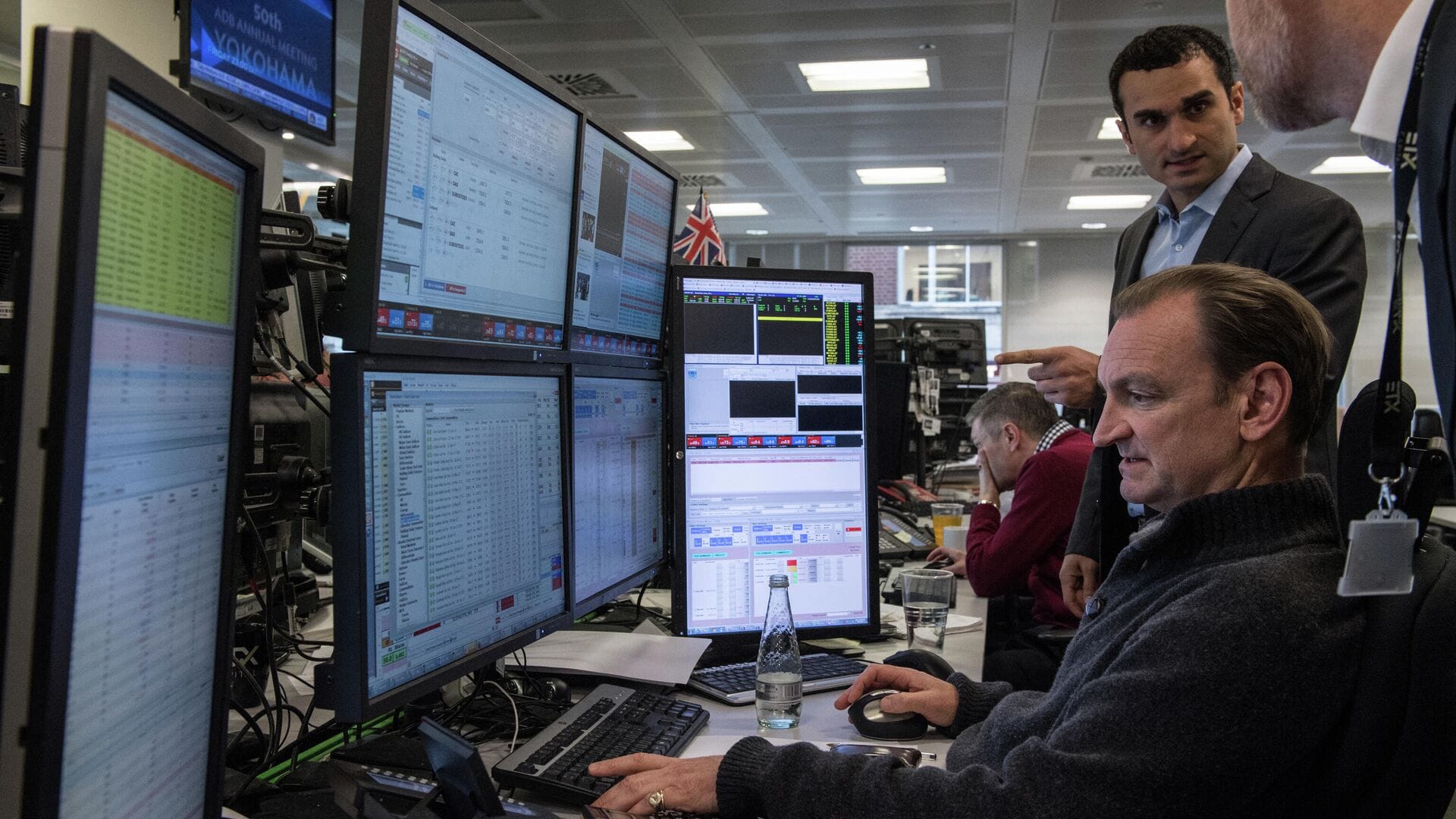 «Ъ»: Предложения ЦБ привели к панике среди российских инвесторов