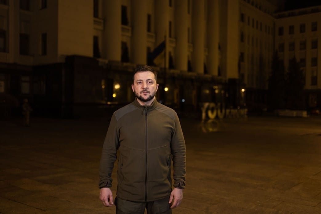 «Украину невозможно запугать». Зеленский прокомментировал массированный обстрел Украины